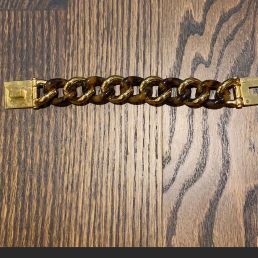 Michael Kors Tortoise Bracelet lock